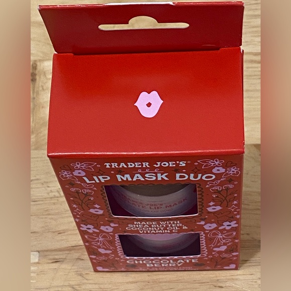 Trader Joe’s lip mask duo chocolate & berry new sealed in box - Picture 4 of 5